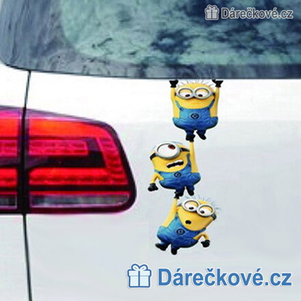 Samolepka visících Mimoňů na auto 22x7 cm | Vtipná samolepka Mimoni